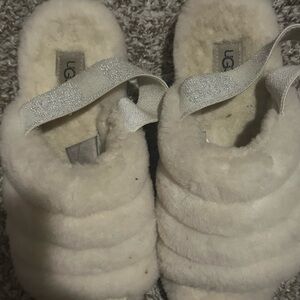 UGG Women Fluffy White Slippers